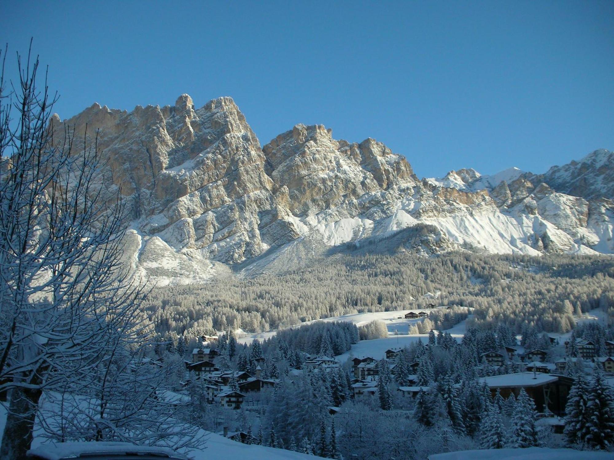 Hotel Villa Nevada Cortina dʼAmpezzo Eksteriør bilde